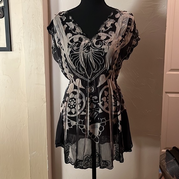 🛍️Gorgeous Rose Inc High Low Blouse Size L - Picture 1 of 7